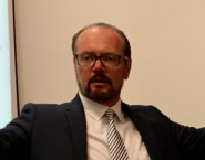 Xilinx平臺(tái)產(chǎn)品營銷副總裁 Tim Erjavec